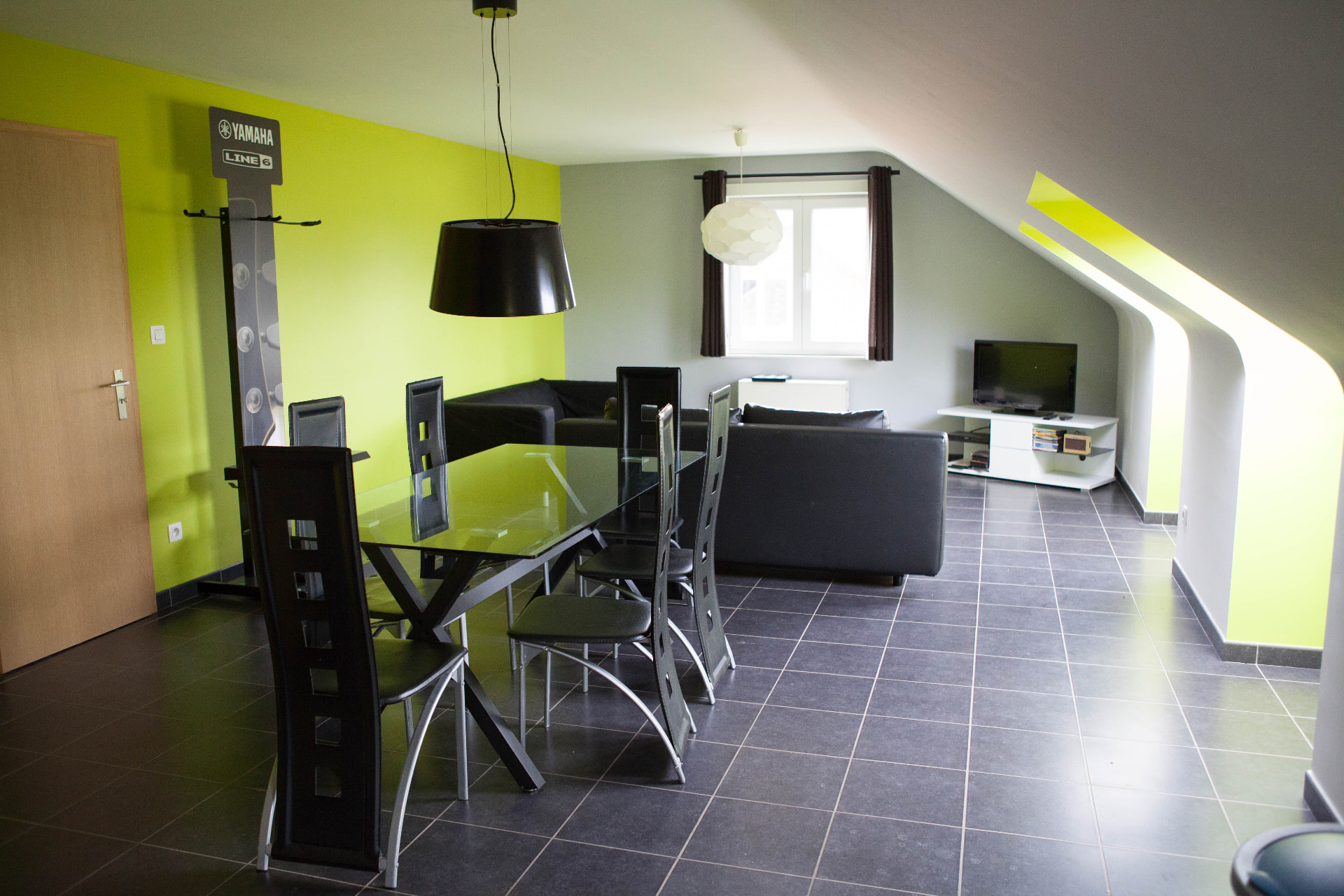 Séjour et cuisine de l’appartement