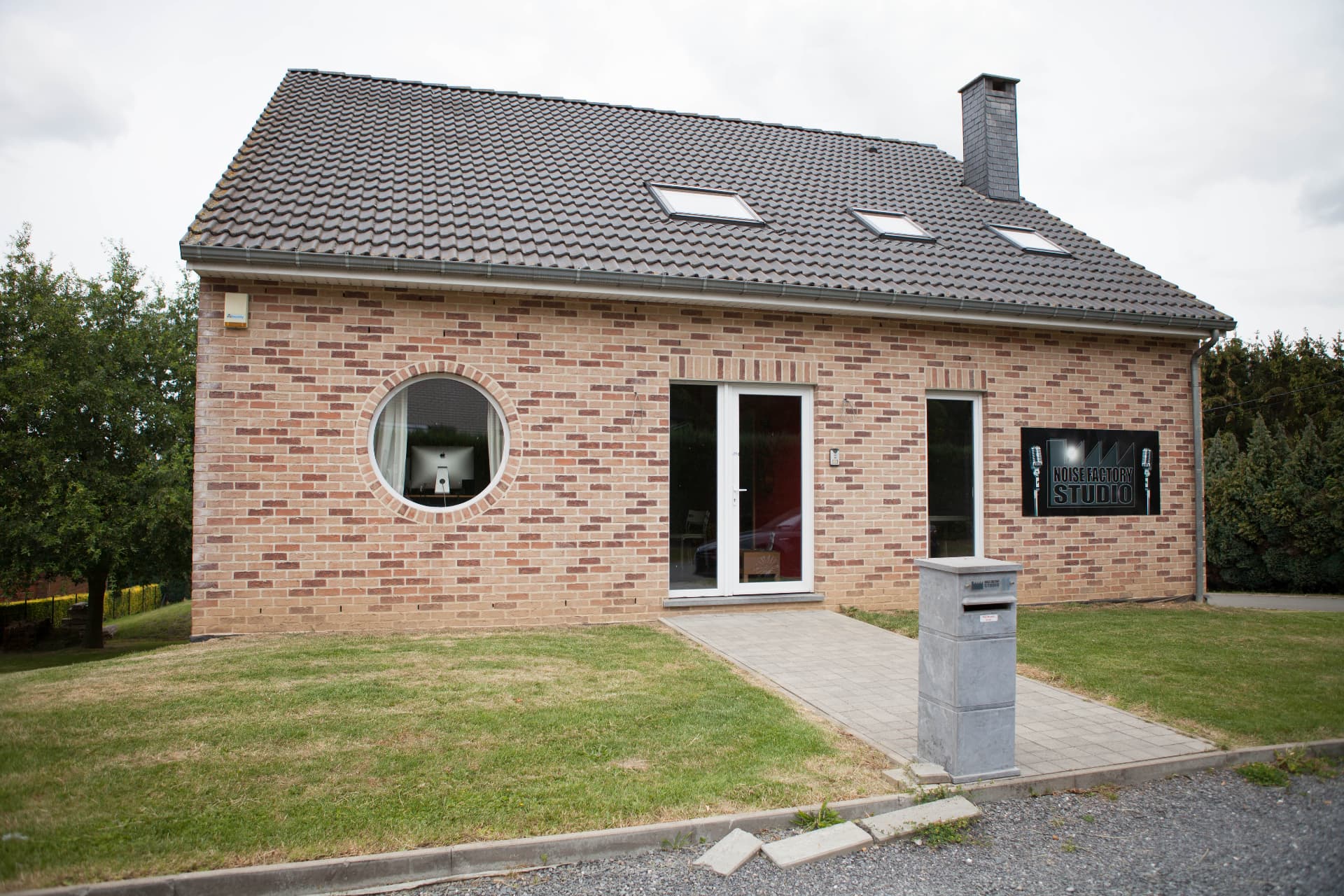 Façade avant de Noise Factory à Wierde