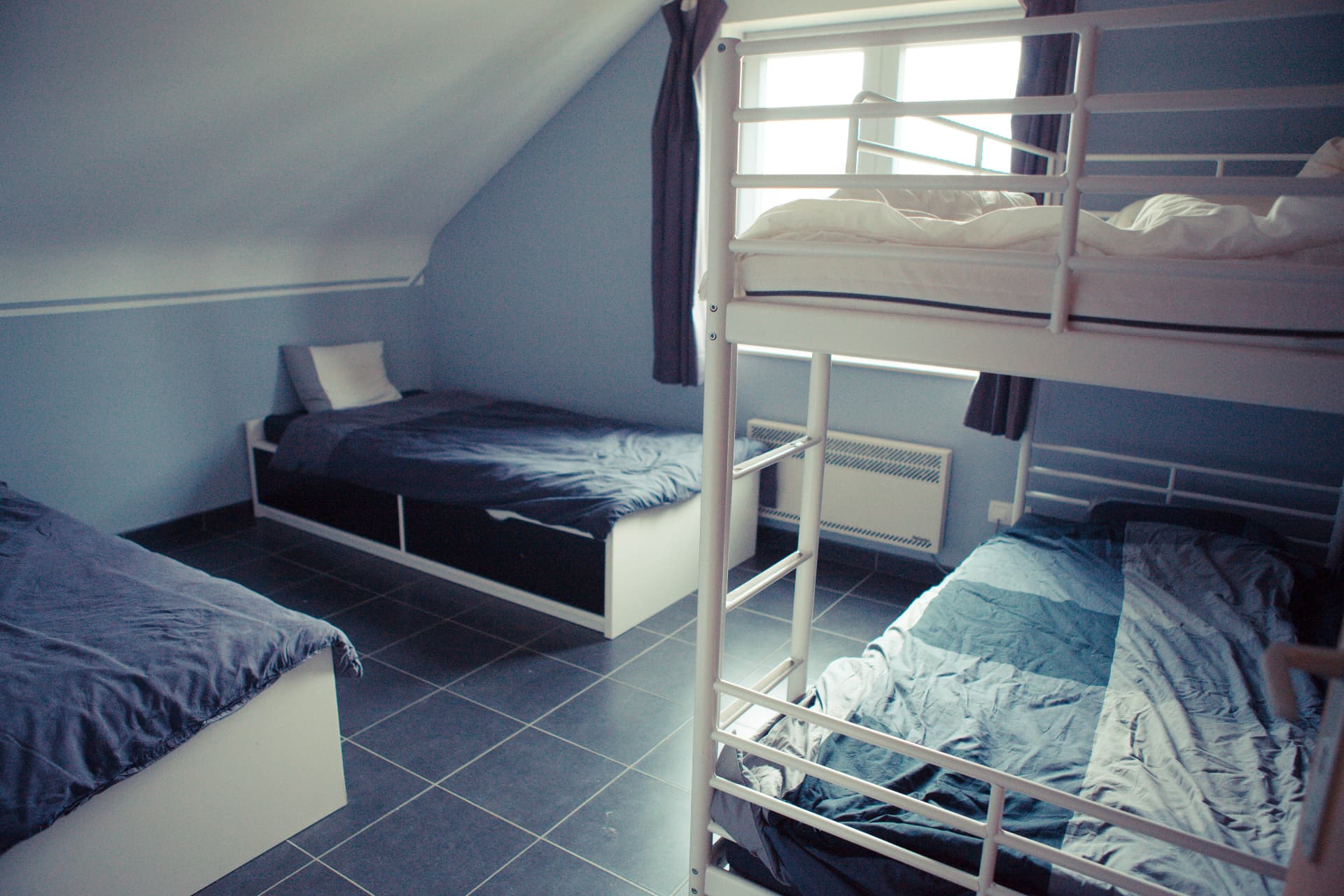 Chambre de l’appartement aménagée pour accueillir les artistes